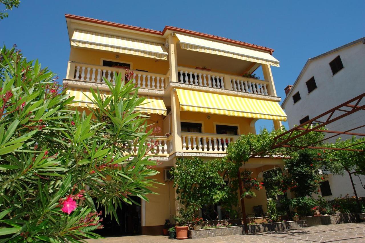 Apartment Nevelina Selce Luaran gambar